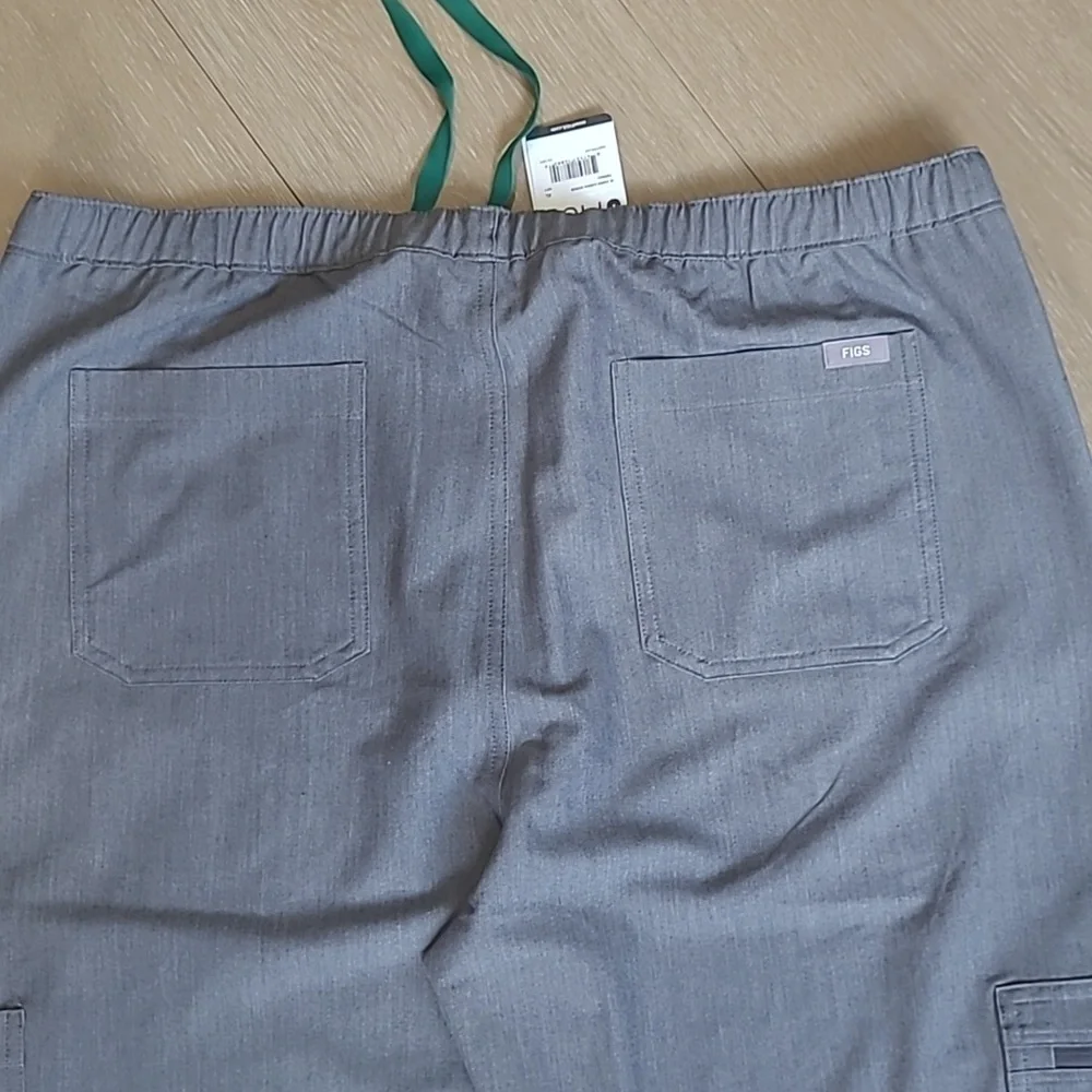 NWT Figs Cairo Grey Cargo Scrub Pants Men's sz XL